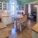 4 Bedroom Pet Friendly In