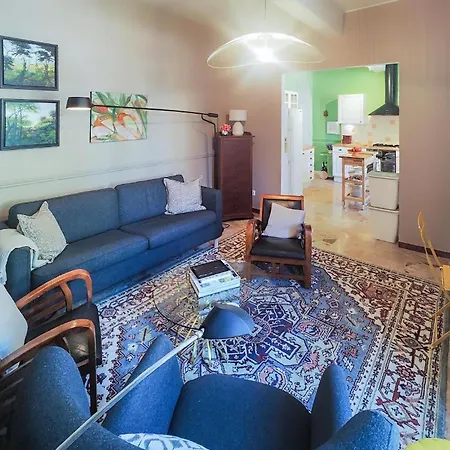 4 Bedroom Pet Friendly In *
