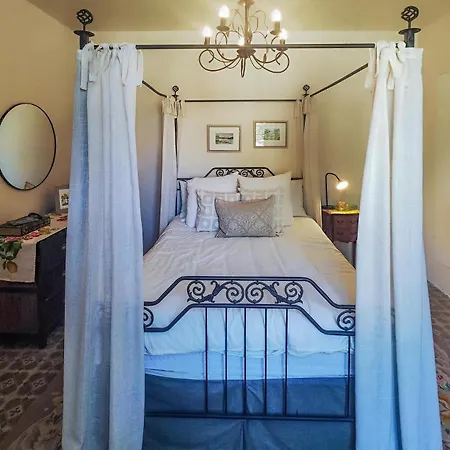4 Bedroom Pet Friendly In