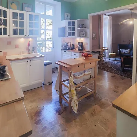 4 Bedroom Pet Friendly In