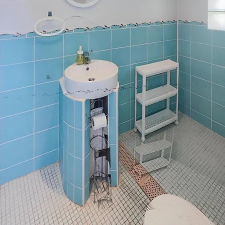 4 Bedroom Pet Friendly In Feriehus Saint-Chinian