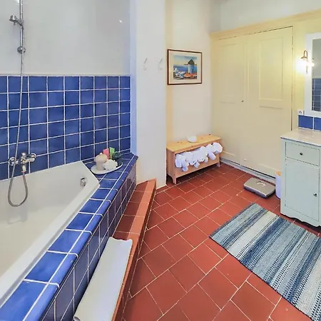 Feriehus 4 Bedroom Pet Friendly In Saint-Chinian