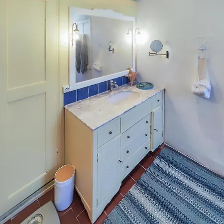 4 Bedroom Pet Friendly In Saint-Chinian